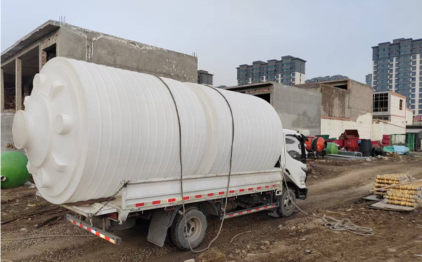 PE西峰塑料大桶运输中