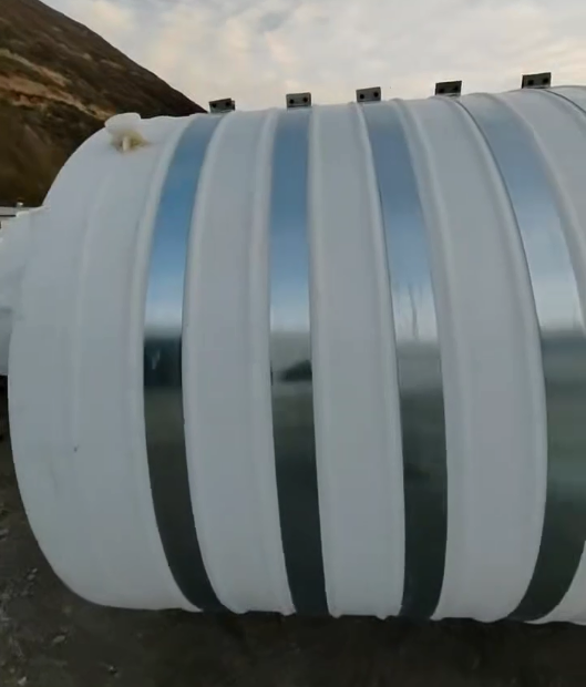 圆形西峰塑料桶批量交付案例：结构稳定，适配多行业液体储运需求